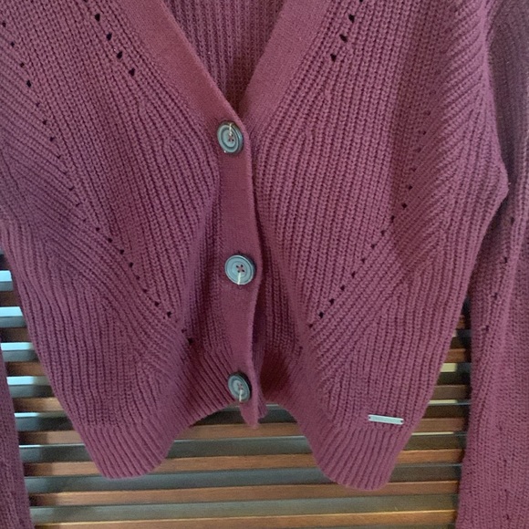 🎉🎉🎉SOLD🎉🎉🎉🎉🎉🎉Abercrombie & Fitch sweater - Picture 2 of 8